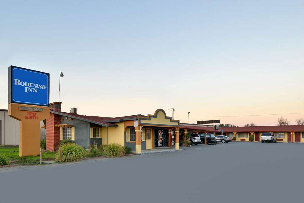 Rodeway Inn Modesto Exteriör bild